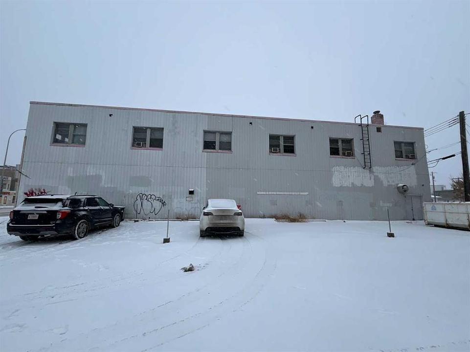 1604 Centre Street North, Calgary, AB