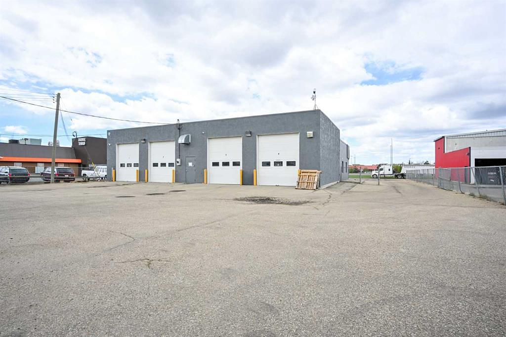 12221 100 Street, Grande Prairie, AB