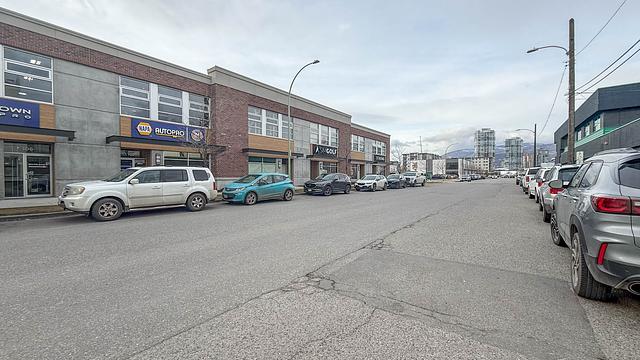 889 Vaughan Avenue, Kelowna, BC