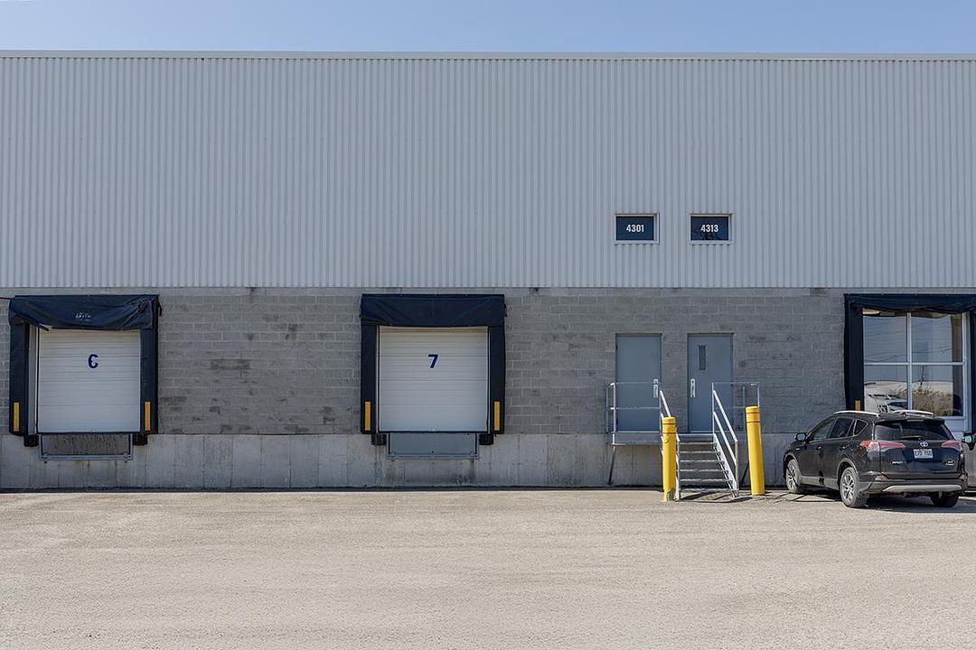 4297 - 4273 Autoroute des Laurentides, Laval, QC