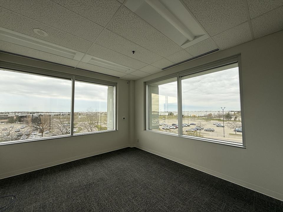 210 - 100 Milverton Drive, Mississauga, ON