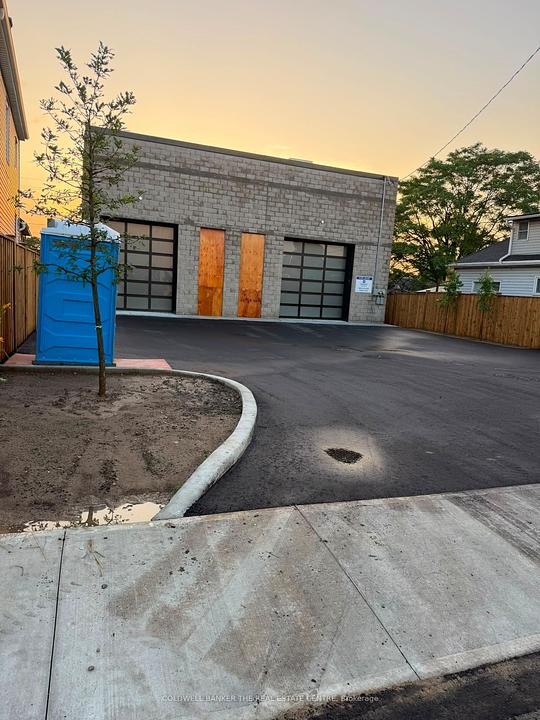 A & B - 389 Avondale Street, Hamilton, ON
