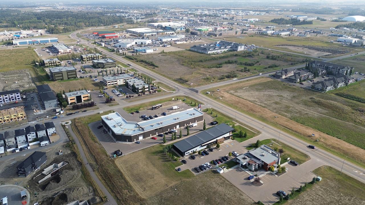 Building - 518 Laura Avenue, Red Deer County, AB