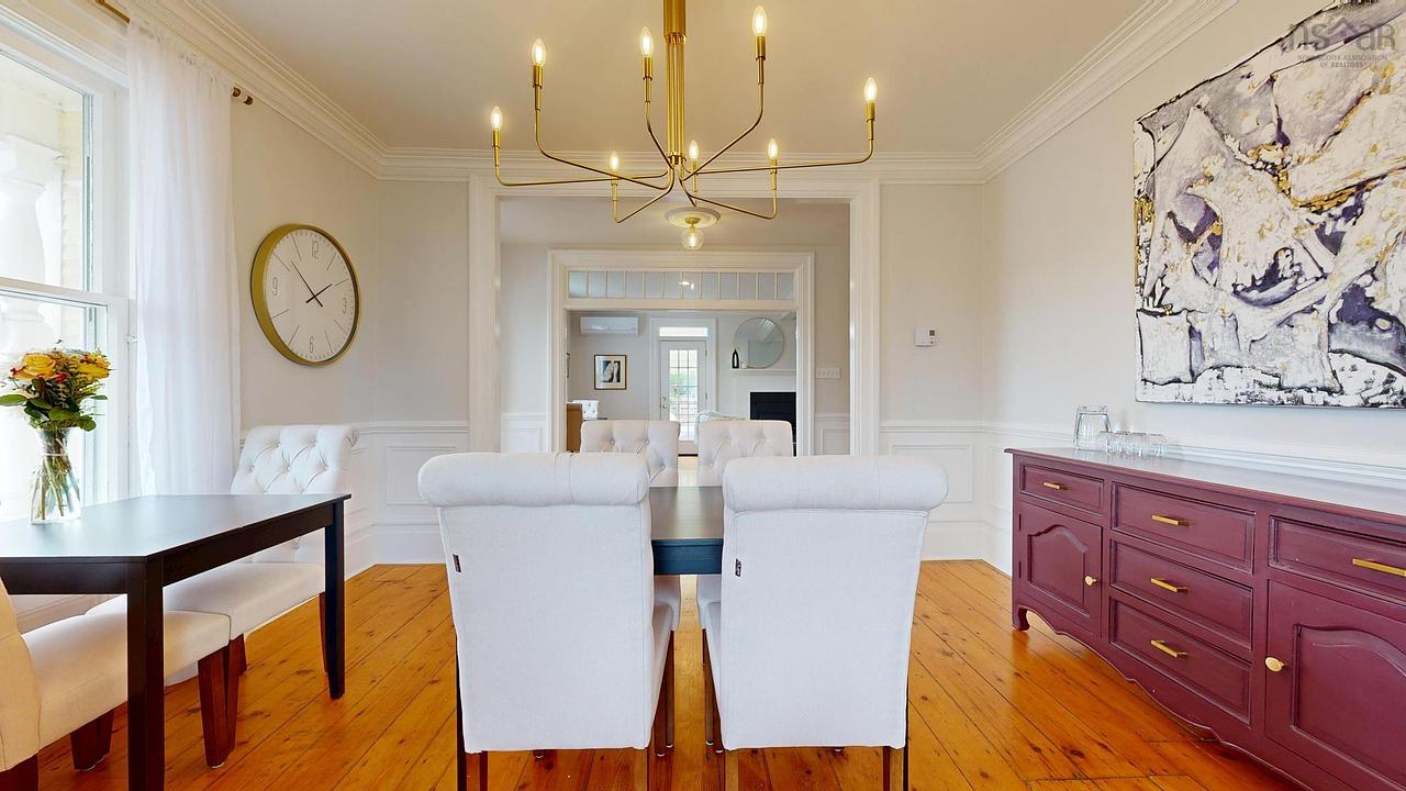 558 Main Street, Mahone Bay, NS