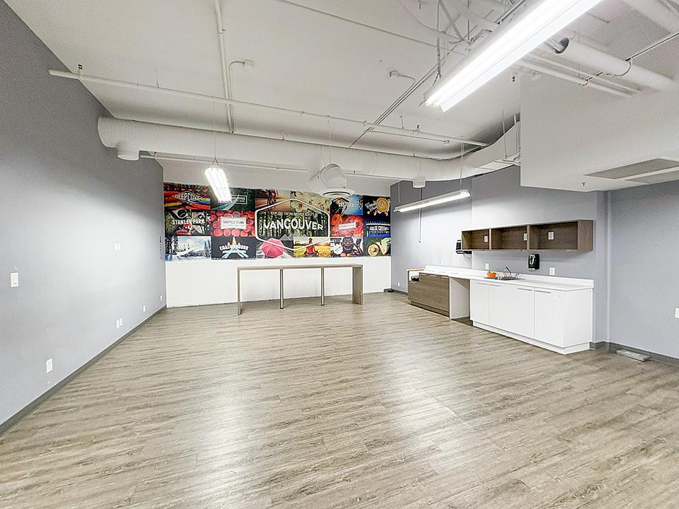 555 Richards St, Vancouver, BC