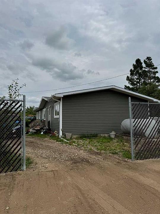 2201 14 Avenue, Wainwright, AB