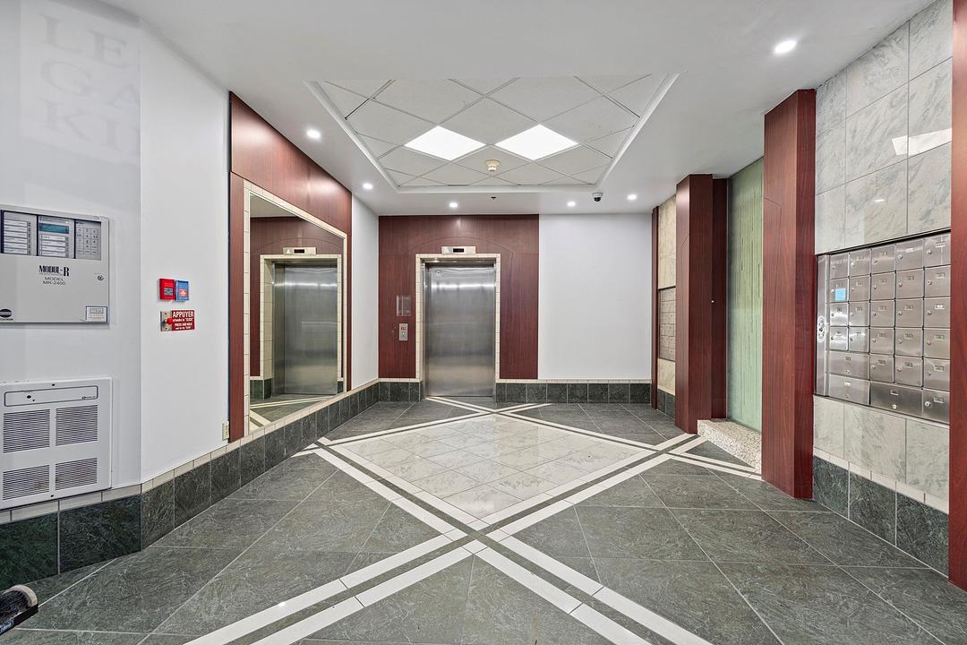 3608 Boulevard Saint-Charles, Kirkland, QC