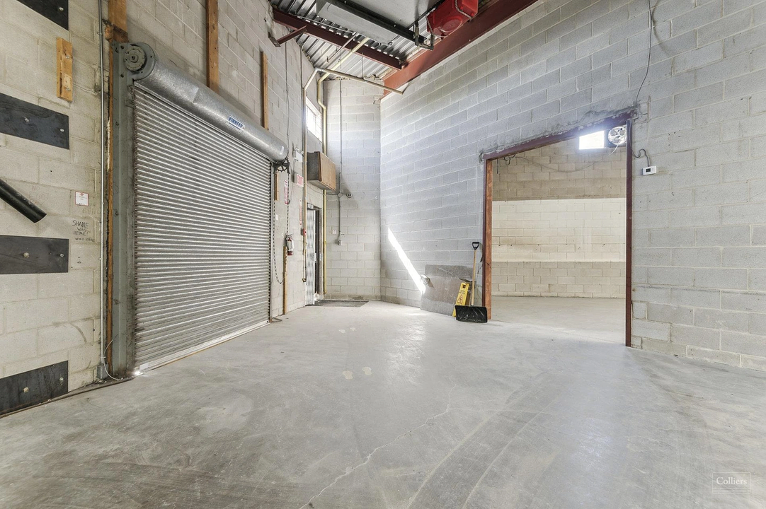 9 - 1361 Huntingwood Drive, Toronto, ON