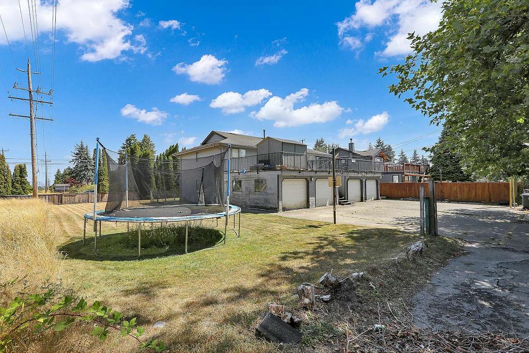 9509 152 Street, Surrey, BC