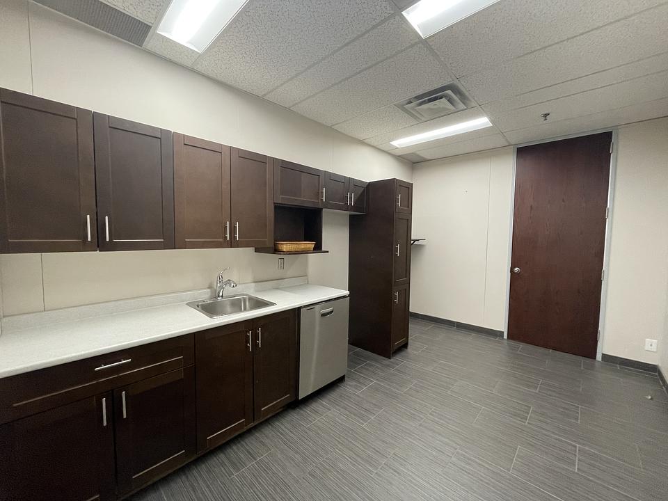 202 - 90 Matheson Boulevard West, Mississauga, ON