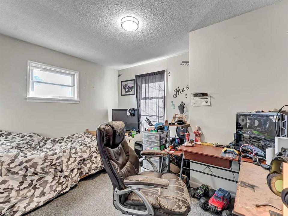 Kingsway Avenue Southeast, Medicine Hat, AB