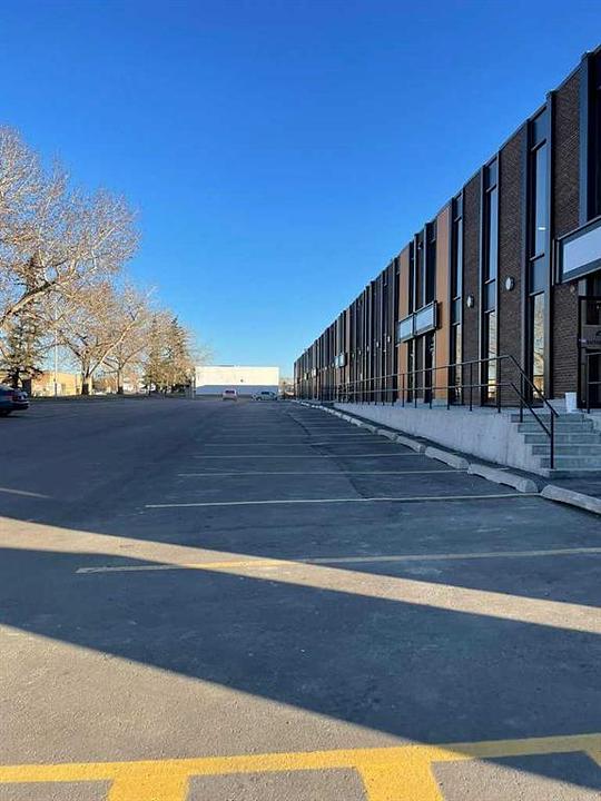 11 - 1209 38 Avenue Northeast, Calgary, AB