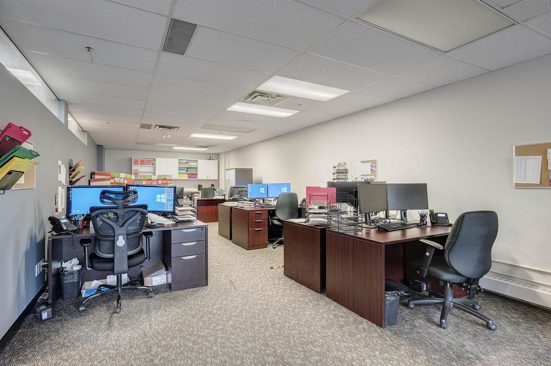 350 - 10524 King George Boulevard, Surrey, BC