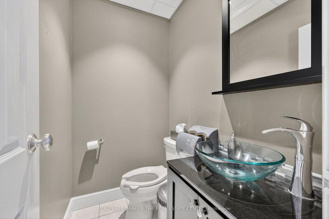 309 - 712 Davis Drive, Newmarket, ON