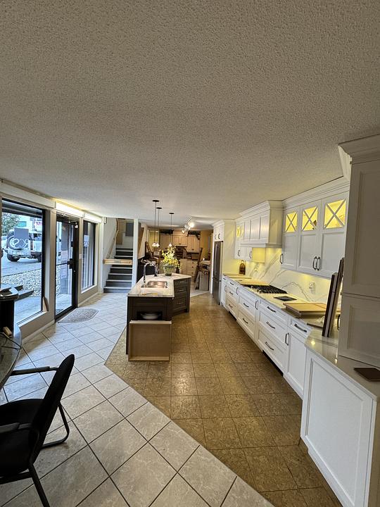 1300 Lloyd Avenue, North Vancouver, BC