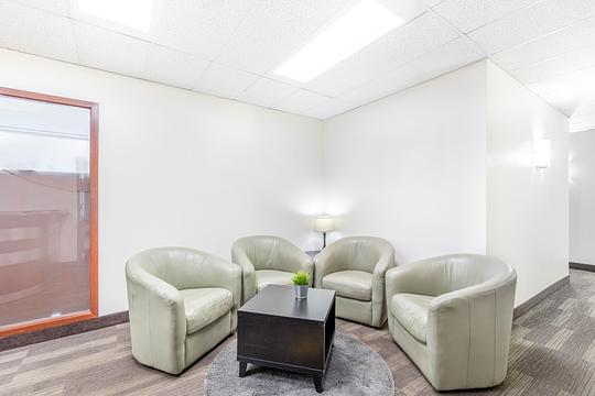 1816 Crowchild Trl NW, Calgary, AB