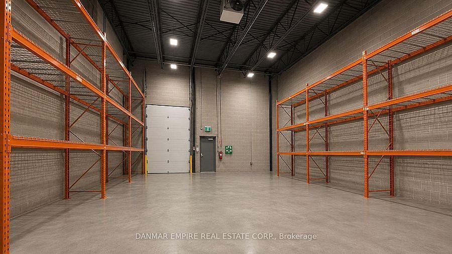 6 - 2165 Buckingham Rd, Oakville, ON