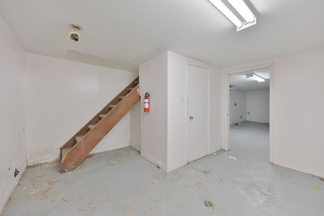 1046 Bathurst Street, Toronto, ON