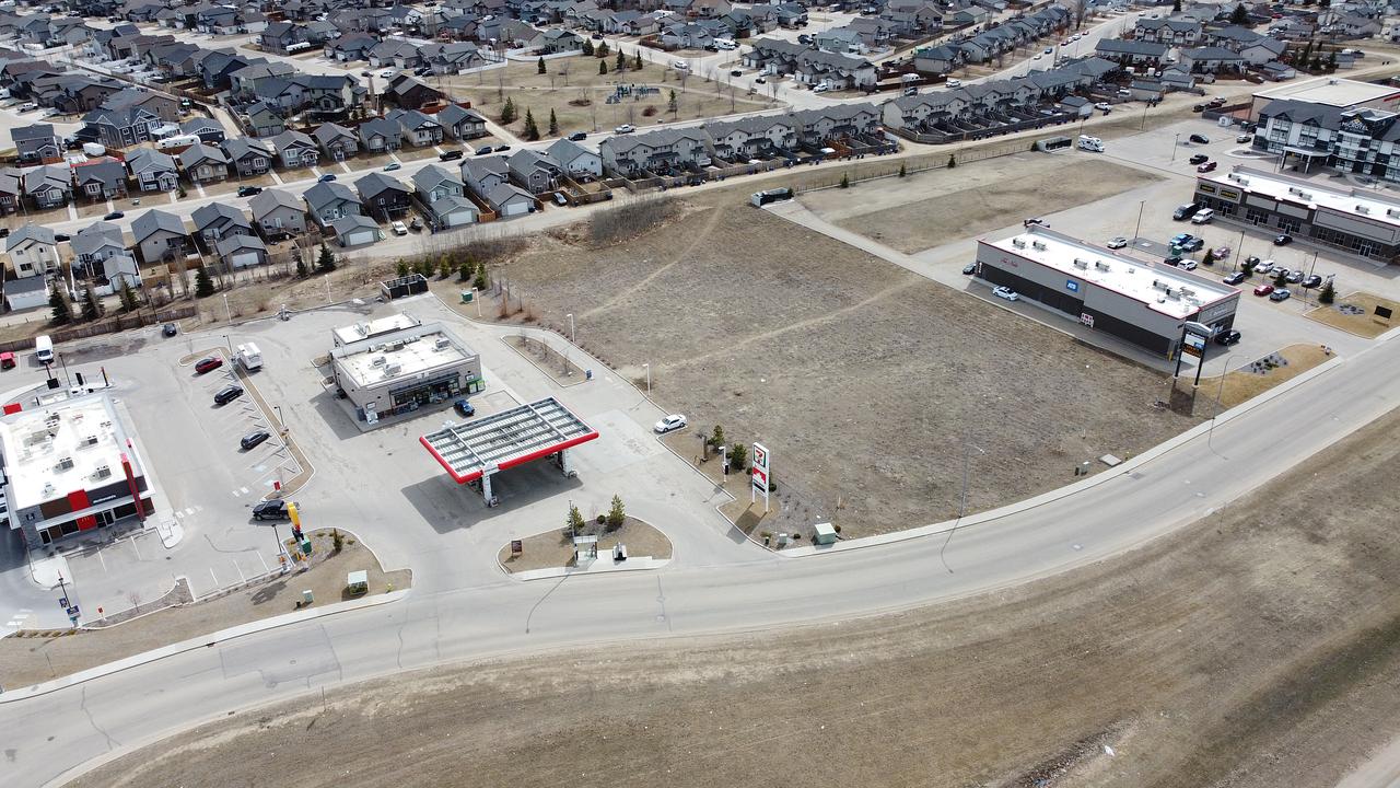 6045 Parkwood Road, Blackfalds, AB