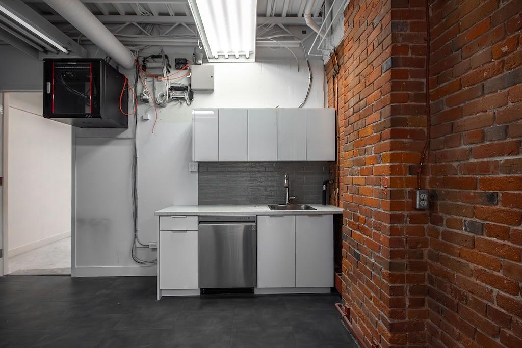 320 - 321 Water Street, Vancouver, BC