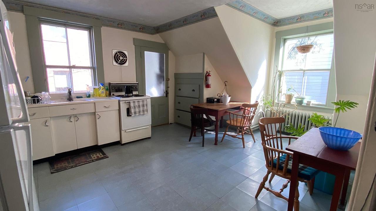 28 King Street, Lunenburg, NS
