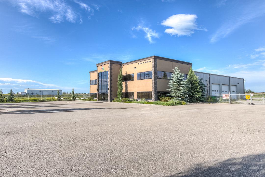 100 - 402084 81 Street East, Aldersyde, AB
