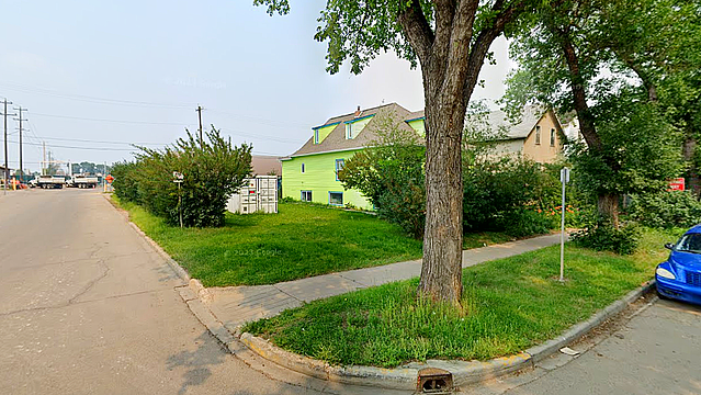 9348 105 Avenue Northwest, Edmonton, AB