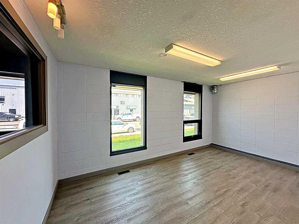 8121 Fraser Avenue, Fort McMurray, AB