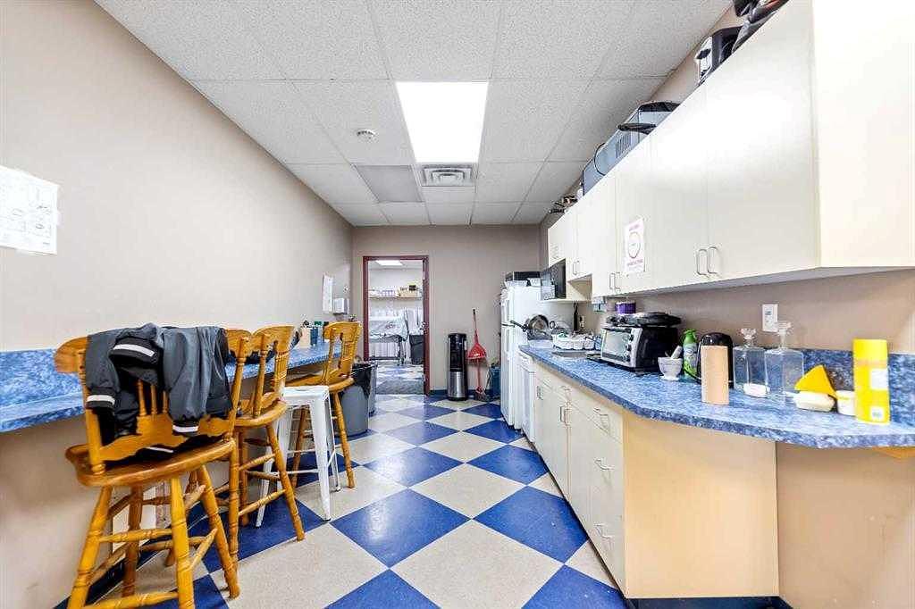 4852 50 Avenue Northeast, Calgary, AB