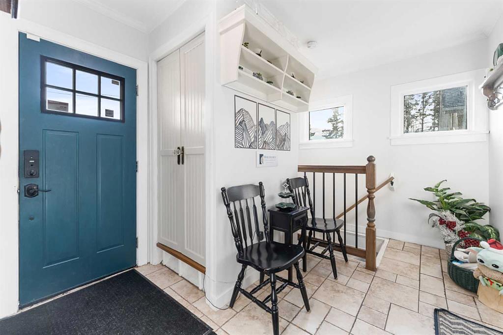 313 Ross Avenue, Cochrane, AB