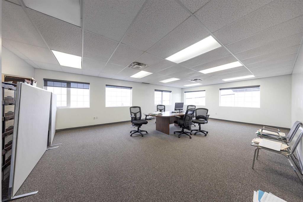 5912 50 Avenue, Lloydminster, AB