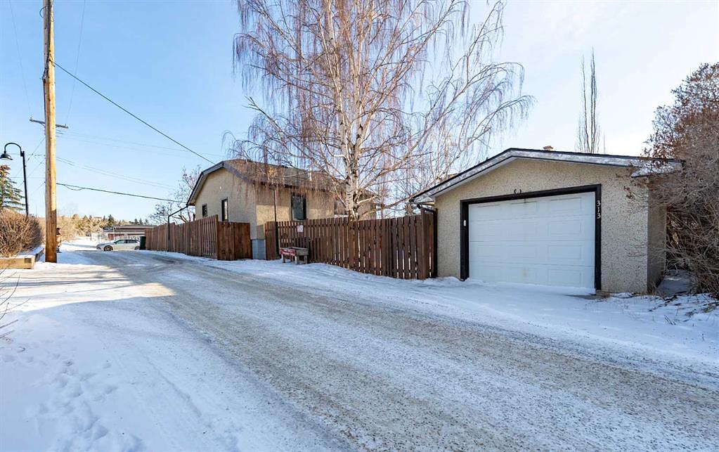 313 Ross Avenue, Cochrane, AB