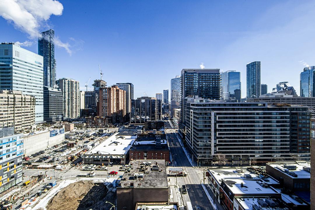 1200 - 180 Dundas Street West, Toronto, ON