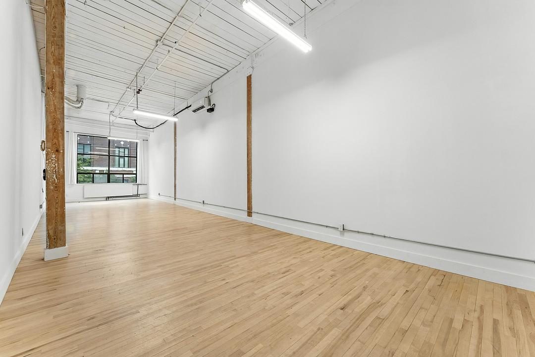 202A - 276 Carlaw Ave, Toronto, ON