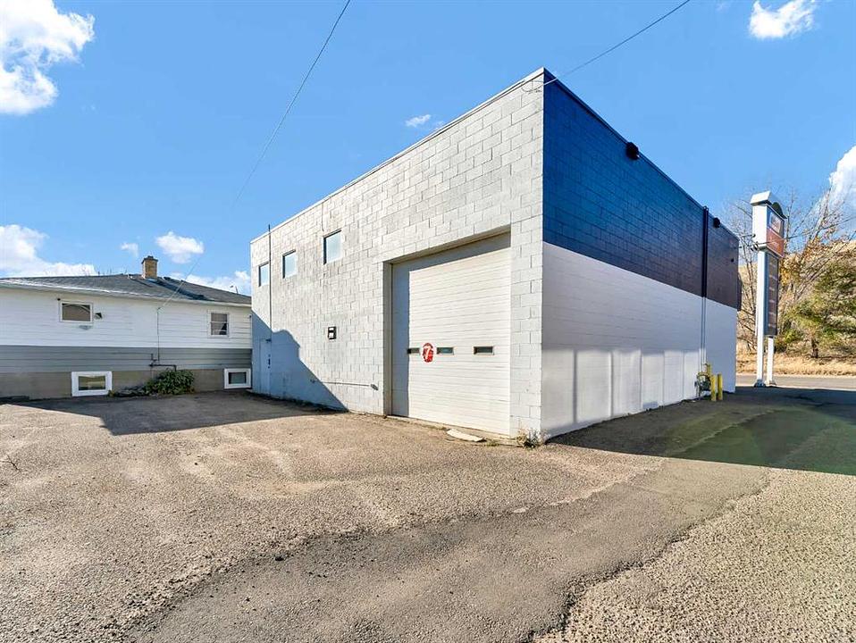 Kingsway Avenue Southeast, Medicine Hat, AB