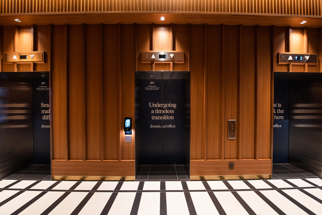 401 - 360 Bay Street, Toronto, ON