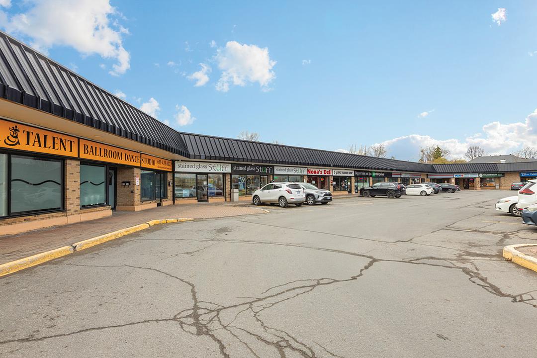 2194 Robertson Rd, Ottawa, ON
