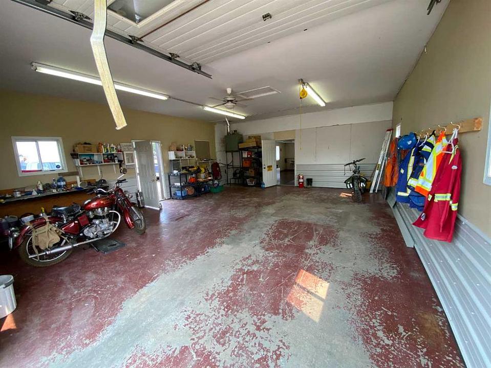 503 2 Avenue East, Brooks, AB