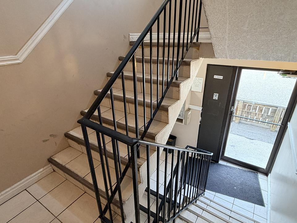1133 17 Avenue Northwest, Calgary, AB