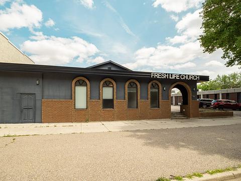 327 10 Street South, Lethbridge, AB