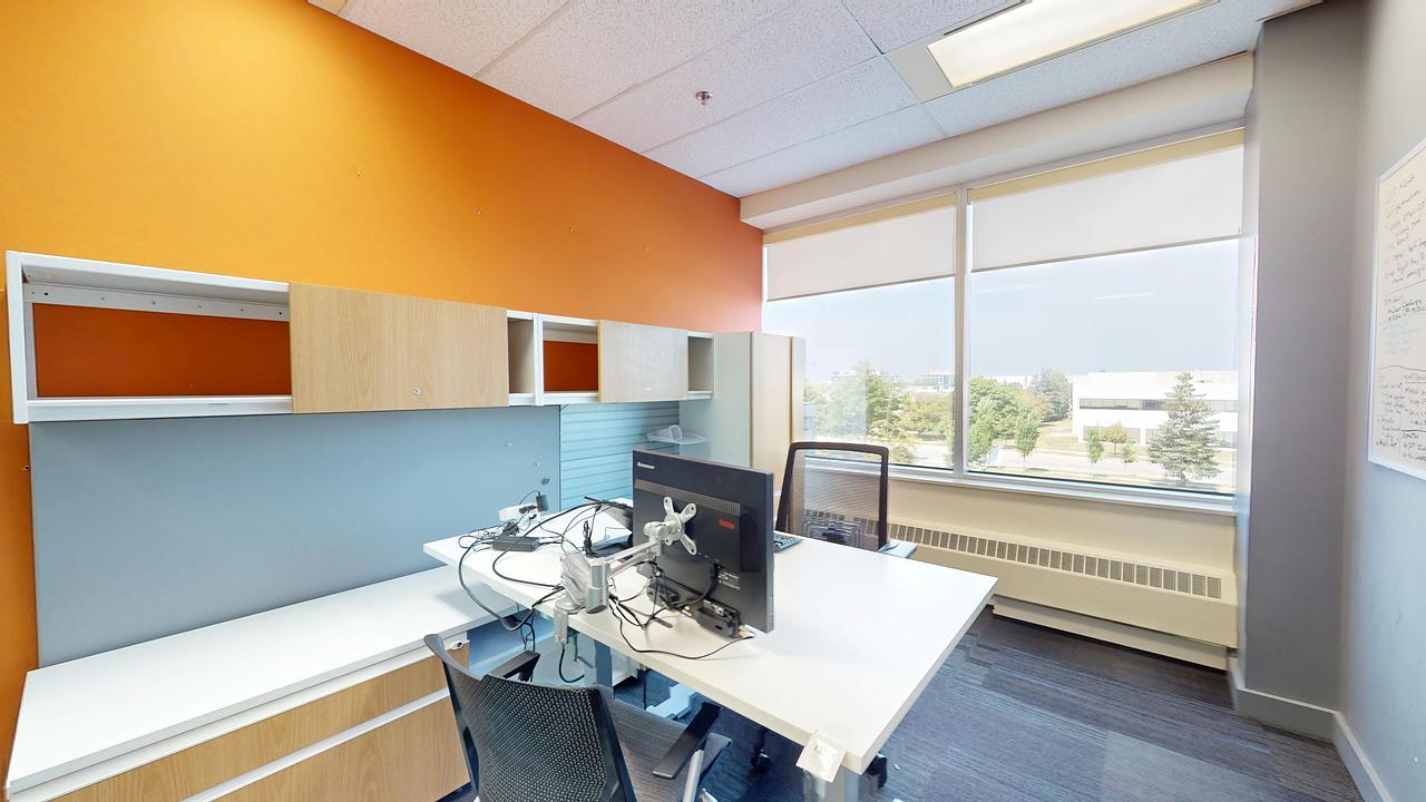 300 - 2630 Skymark Avenue, Mississauga, ON