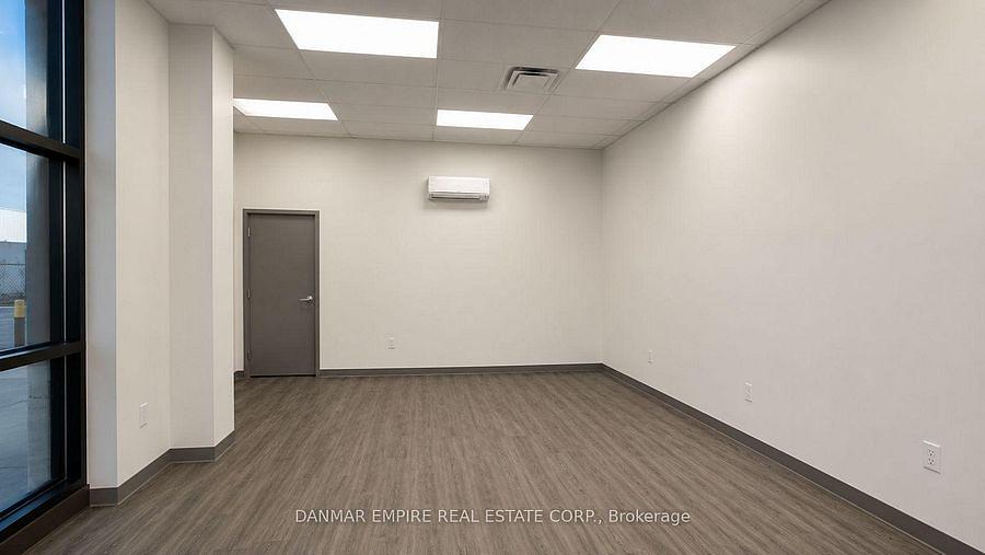 9 - 2165 Buckingham Rd, Oakville, ON