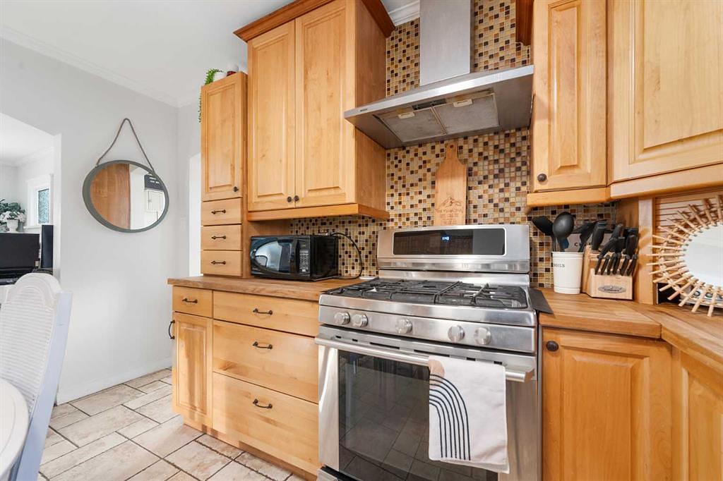 313 Ross Avenue, Cochrane, AB