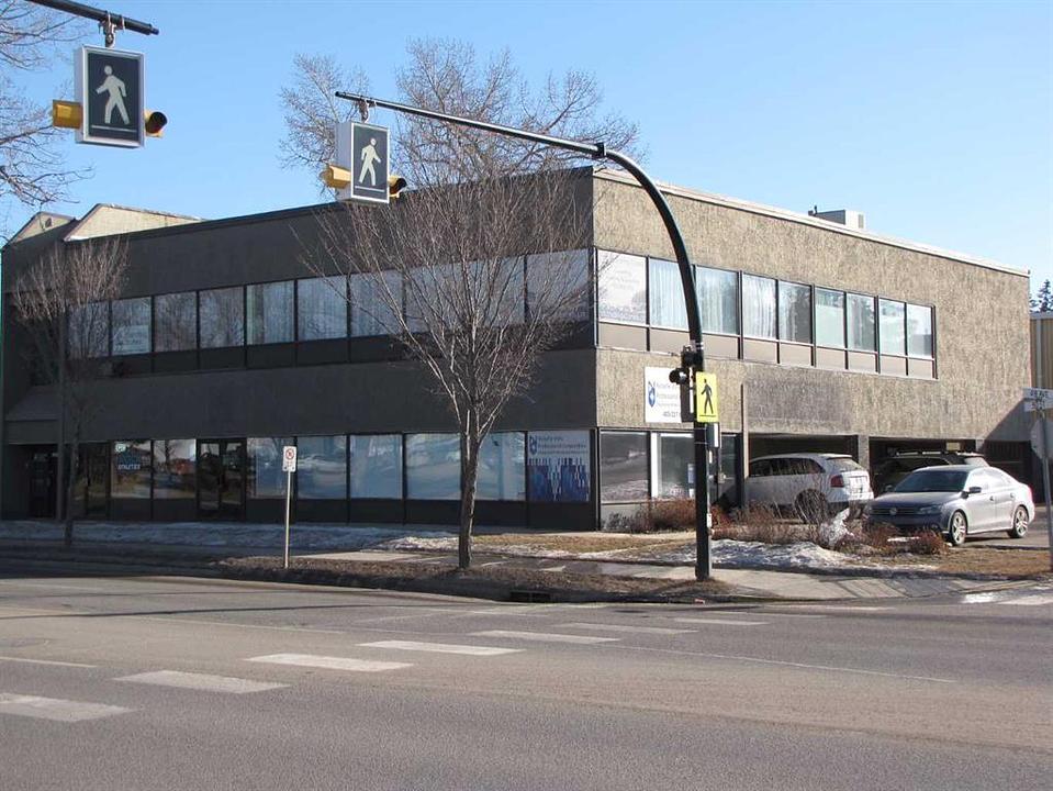 B - 4924 48 Avenue, Innisfail, AB