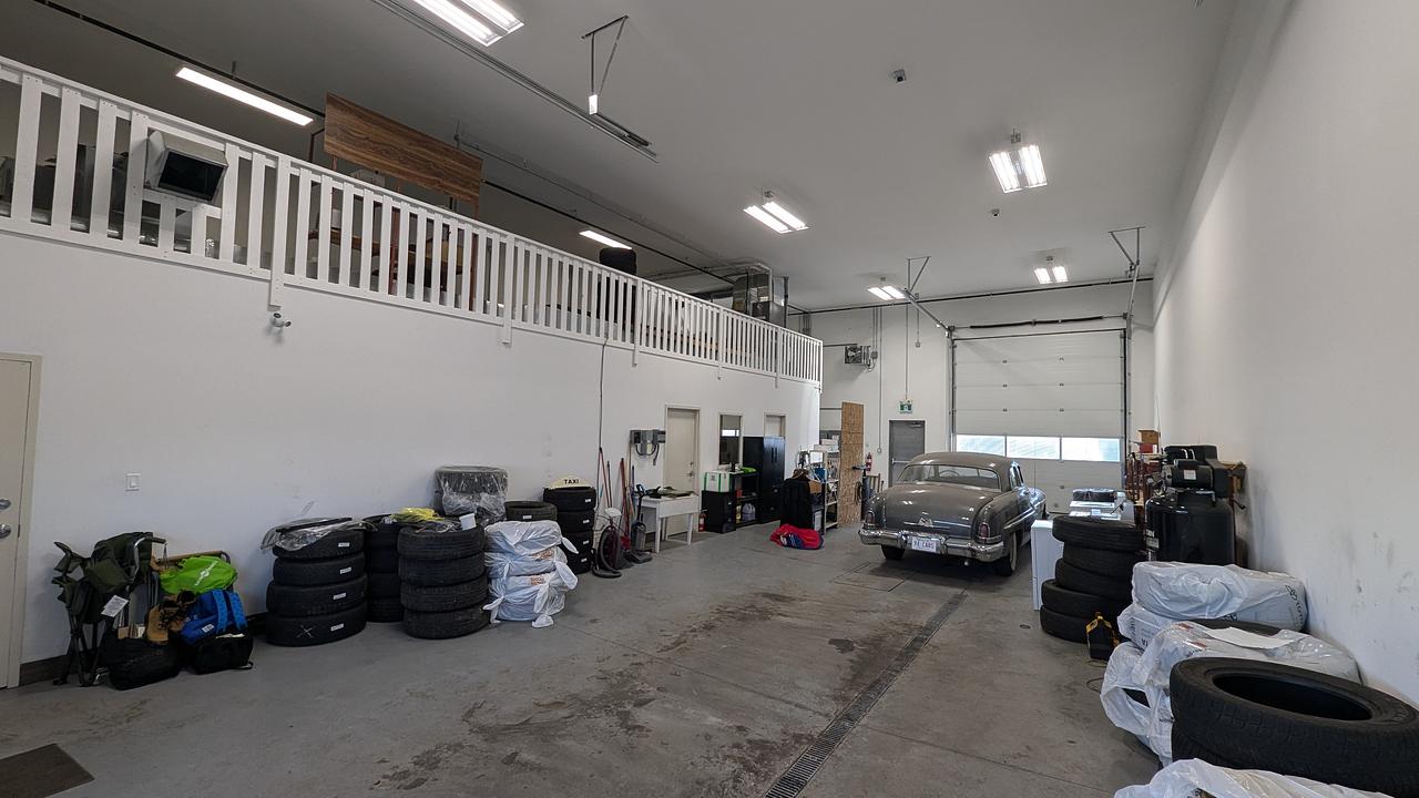 1075 36 Street North, Lethbridge, AB