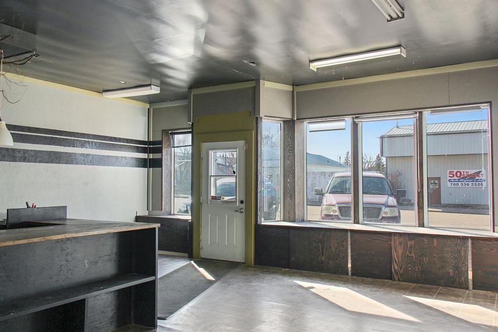 5213 50 Street, Viking, AB
