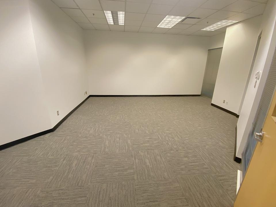110 B - 910 Government St, Victoria, BC