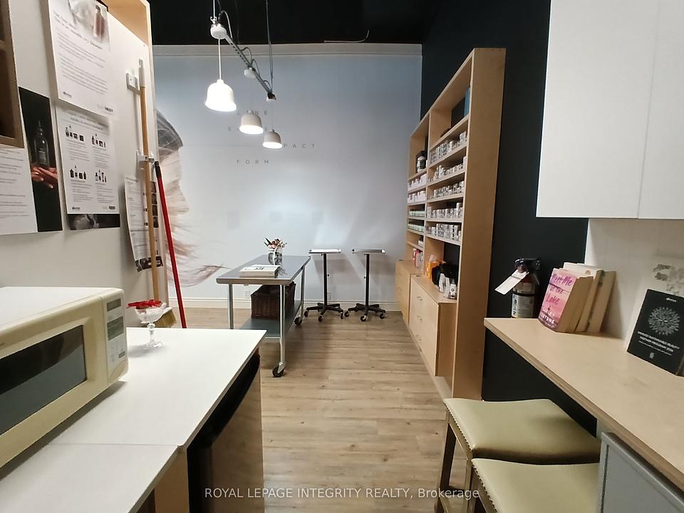 100 - 100 Murray Street, Ottawa, ON