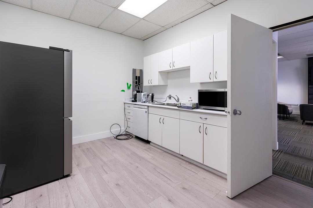 200 - 541 Howe Street, Vancouver, BC