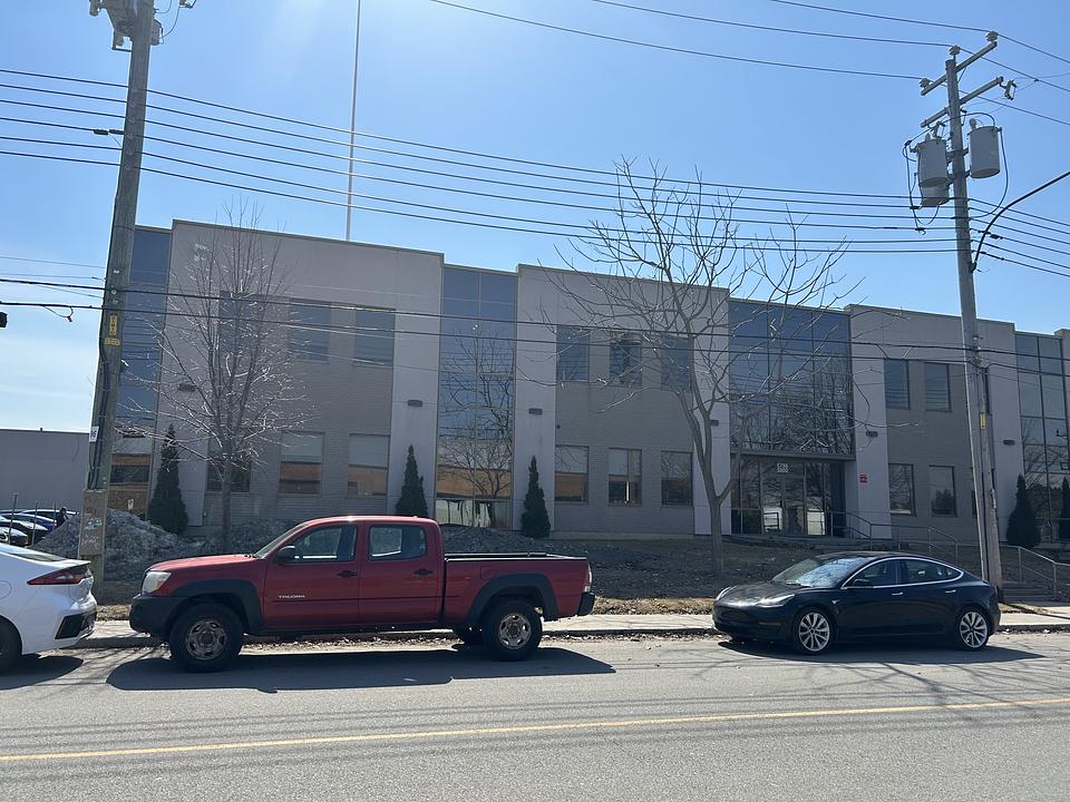 220 - 5796 Rue Ferrier, Mont-Royal, QC